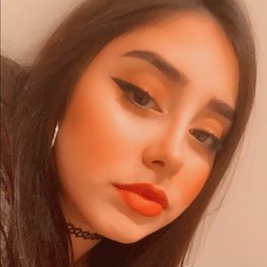 Meet your Posher, Ana